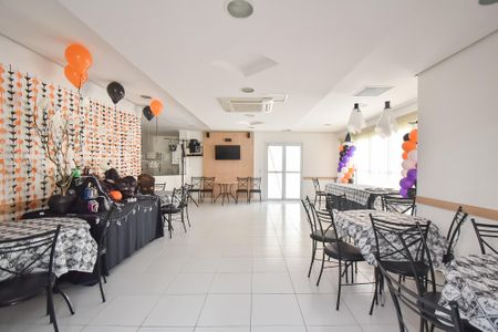 Apartamento à venda com 74m², 3 quartos e 2 vagas Apartamento à venda com 74m², 3 quartos e 2 vagasÁrea comum - Salão de festas