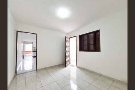 Sala de casa à venda com 2 quartos, 120m² em Vila Carmosina, São Paulo