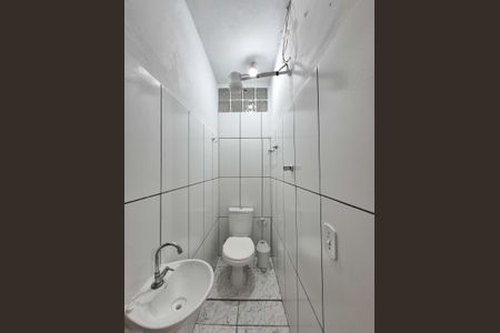 Lavabo de casa para alugar com 1 quarto, 30m² em Vila Carmosina, São Paulo