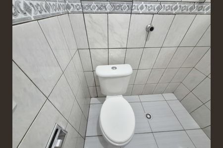 Casa à venda com 126m², 4 quartos e 1 vagaBanheiro 2