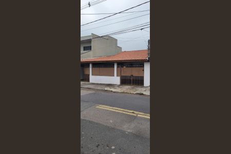 Casa para alugar com 180m², 3 quartos e 3 vagasFachada