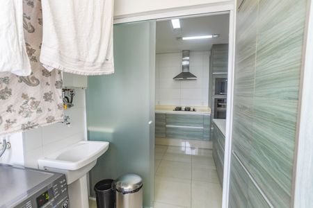Apartamento à venda com 113m², 3 quartos e 2 vagas Apartamento à venda com 113m², 3 quartos e 2 vagasÁrea de serviço