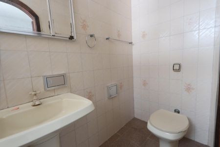 Casa para alugar com 350m², 3 quartos e 2 vagasBanheiro da Suíte