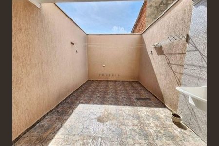 Casa à venda com 95m², 2 quartos e 1 vagaÁrea de Serviço