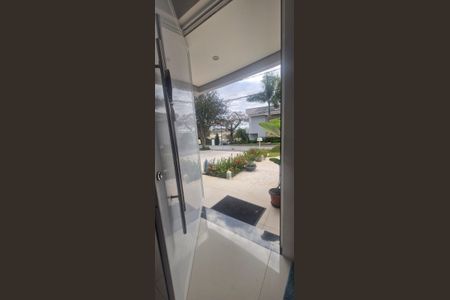 Casa de condomínio para alugar com 300m², 3 quartos e 4 vagasEntrada