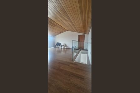 Casa de condomínio para alugar com 300m², 3 quartos e 4 vagasQuarto