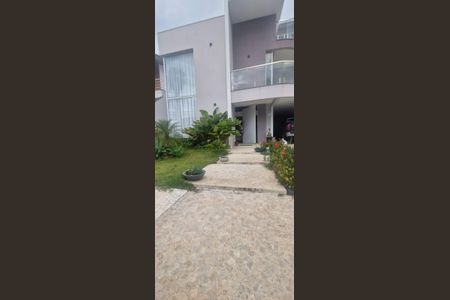 Casa de condomínio para alugar com 300m², 3 quartos e 4 vagasFachada