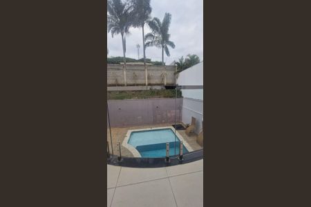 Casa de condomínio para alugar com 300m², 3 quartos e 4 vagasVaranda