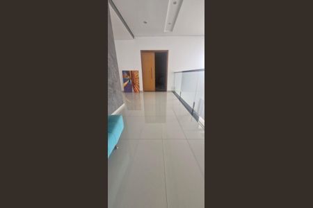 Casa de condomínio para alugar com 300m², 3 quartos e 4 vagasSala