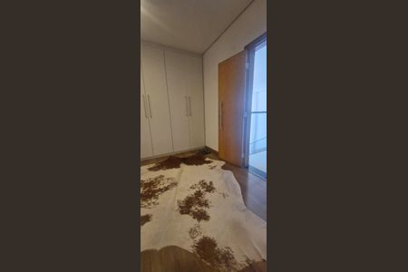 Casa de condomínio para alugar com 300m², 3 quartos e 4 vagasQuarto