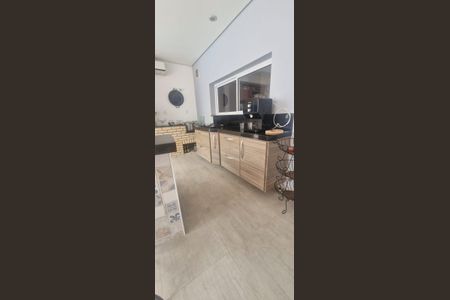 Casa de condomínio para alugar com 300m², 3 quartos e 4 vagasÁrea Externa