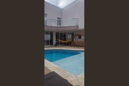 Casa de condomínio para alugar com 300m², 3 quartos e 4 vagasÁrea Externa