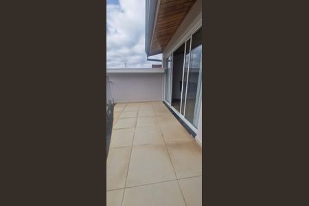 Casa de condomínio para alugar com 300m², 3 quartos e 4 vagasVaranda