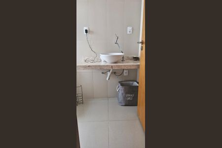 Casa de condomínio para alugar com 300m², 3 quartos e 4 vagasBanheiro