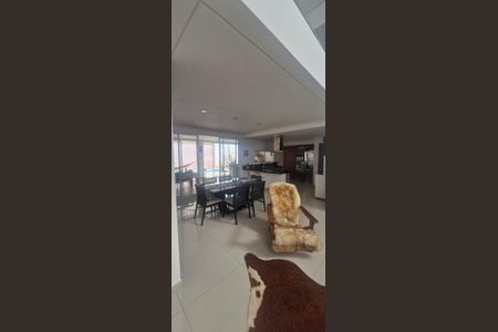 Casa de condomínio para alugar com 300m², 3 quartos e 4 vagasSala