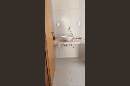 Casa de condomínio para alugar com 300m², 3 quartos e 4 vagasBanheiro