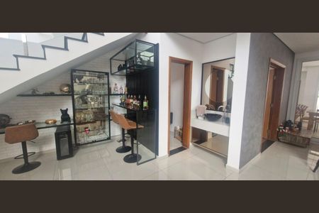 Casa de condomínio para alugar com 300m², 3 quartos e 4 vagasSala