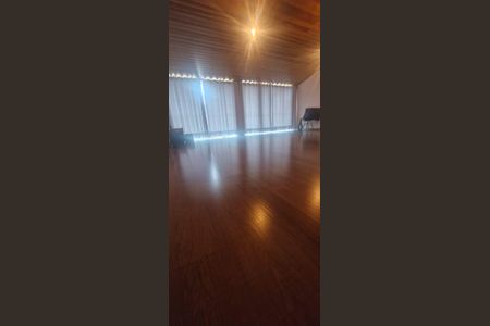 Casa de condomínio para alugar com 300m², 3 quartos e 4 vagasQuarto