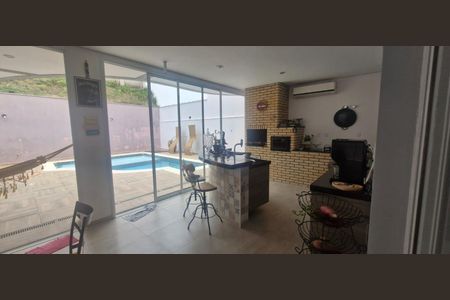 Casa de condomínio para alugar com 300m², 3 quartos e 4 vagasÁrea Externa