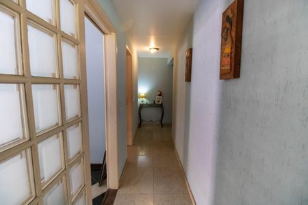 Casa para alugar com 800m², 3 quartos e 4 vagas Casa para alugar com 800m², 3 quartos e 4 vagasCorredor