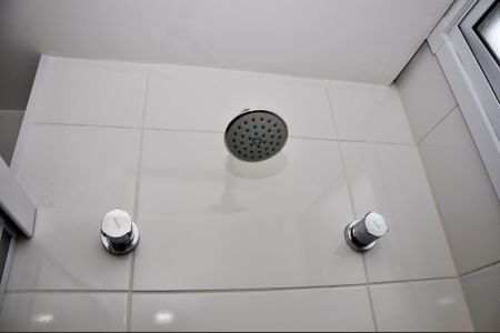 Apartamento à venda com 44m², 2 quartos e 1 vaga Apartamento à venda com 44m², 2 quartos e 1 vagaDetalhe - Banheiro Social