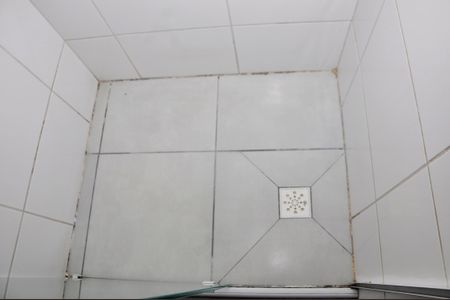 Apartamento à venda com 44m², 2 quartos e 1 vaga Apartamento à venda com 44m², 2 quartos e 1 vagaDetalhe - Banheiro Social