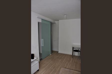 Apartamento à venda com 44m², 2 quartos e 1 vaga Apartamento à venda com 44m², 2 quartos e 1 vagaDetalhe - Sala e Sala de Jantar