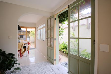 Casa à venda com 220m², 3 quartos e 2 vagasHall de entrada