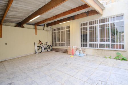 Casa à venda com 220m², 3 quartos e 2 vagasGaragem