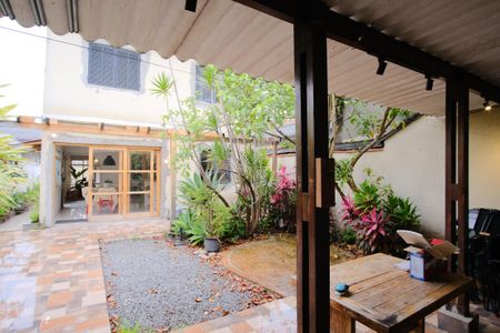 Casa à venda com 220m², 3 quartos e 2 vagasÁrea gourmet e de serviço