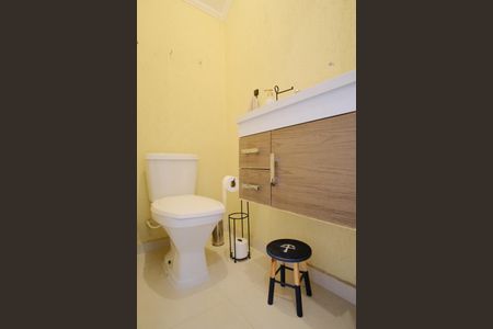 Casa à venda com 220m², 3 quartos e 2 vagasLavabo