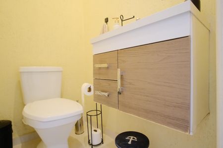 Casa à venda com 220m², 3 quartos e 2 vagasLavabo