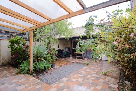 Casa à venda com 220m², 3 quartos e 2 vagasQuintal