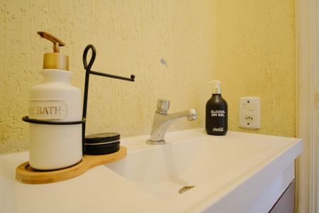 Casa à venda com 220m², 3 quartos e 2 vagasLavabo