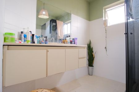 Casa à venda com 220m², 3 quartos e 2 vagasBanheiro Social