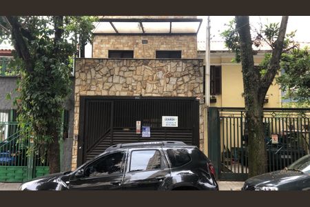 Casa à venda com 185m², 3 quartos e 2 vagas Casa à venda com 185m², 3 quartos e 2 vagasFachada