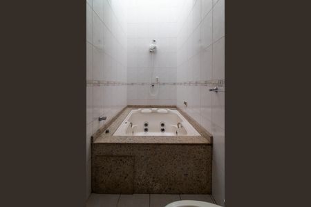 Casa à venda com 185m², 3 quartos e 2 vagas Casa à venda com 185m², 3 quartos e 2 vagasBanheiro da Suíte