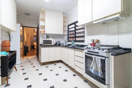 Casa à venda com 185m², 3 quartos e 2 vagas Casa à venda com 185m², 3 quartos e 2 vagasCozinha