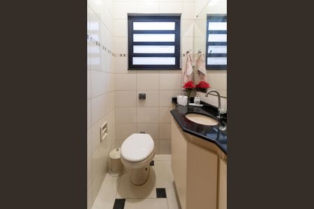 Casa à venda com 185m², 3 quartos e 2 vagas Casa à venda com 185m², 3 quartos e 2 vagasLavabo