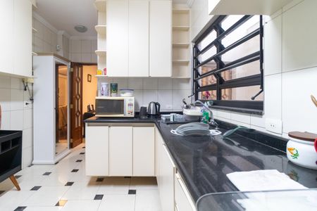 Casa à venda com 185m², 3 quartos e 2 vagas Casa à venda com 185m², 3 quartos e 2 vagasCozinha