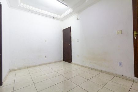Casa para alugar com 70m², 2 quartos e sem vaga Casa para alugar com 70m², 2 quartos e sem vagaSala
