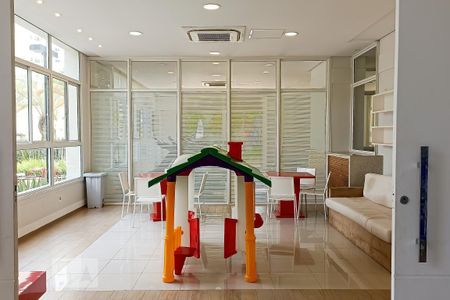 Apartamento para alugar com 201m², 2 quartos e 4 vagas Apartamento para alugar com 201m², 2 quartos e 4 vagasÁrea comum - Brinquedoteca