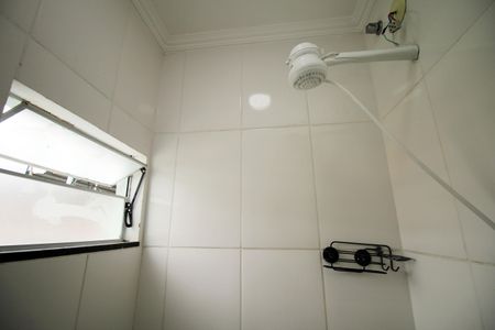 Banheiro Social de kitnet/studio para alugar com 1 quarto, 48m² em Penha Circular, Rio de Janeiro