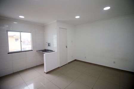 Sala/Quarto de kitnet/studio para alugar com 1 quarto, 48m² em Penha Circular, Rio de Janeiro