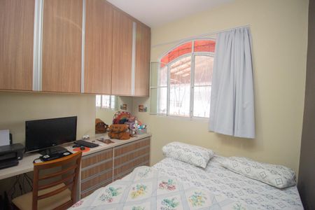 Casa à venda com 252m², 3 quartos e 4 vagasQuarto 2