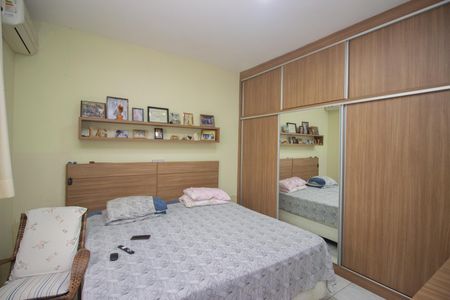 Casa à venda com 252m², 3 quartos e 4 vagasQuarto Suíte