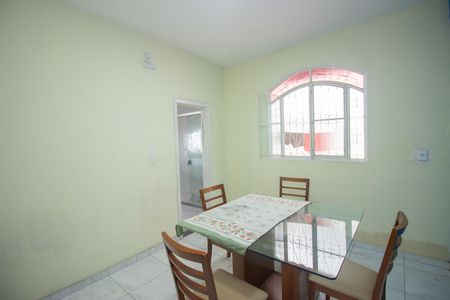 Casa à venda com 252m², 3 quartos e 4 vagasCopa