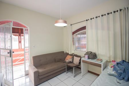 Casa à venda com 252m², 3 quartos e 4 vagasSala