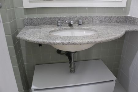 Apartamento à venda com 86m², 3 quartos e 1 vagaBanheiro da Suíte 2