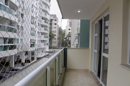 Apartamento à venda com 86m², 3 quartos e 1 vagaVaranda